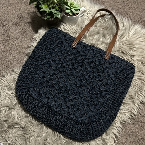 Large Merona Brand Woven Paper Tote Bag-Navy-Faux Leather Straps-Snap Closure - Picture 3 of 16